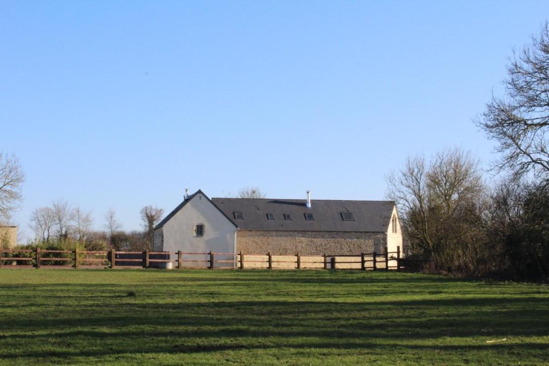 Вилла La Forge, Gite Familial,A Sainte Mere Eglise Экстерьер фото