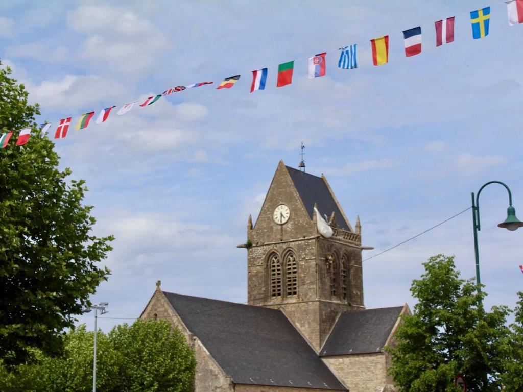 Вилла La Forge, Gite Familial,A Sainte Mere Eglise Экстерьер фото
