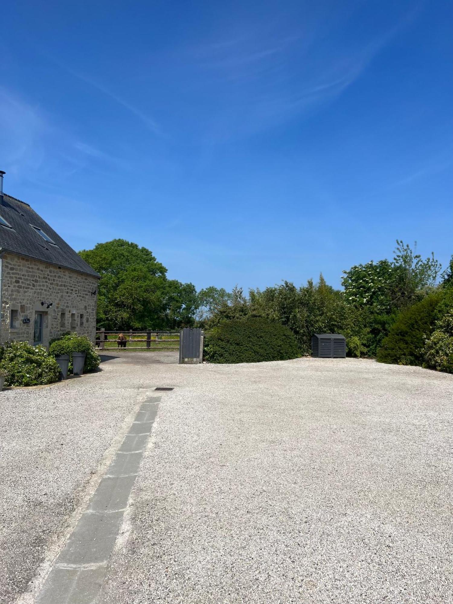 Вилла La Forge, Gite Familial,A Sainte Mere Eglise Экстерьер фото