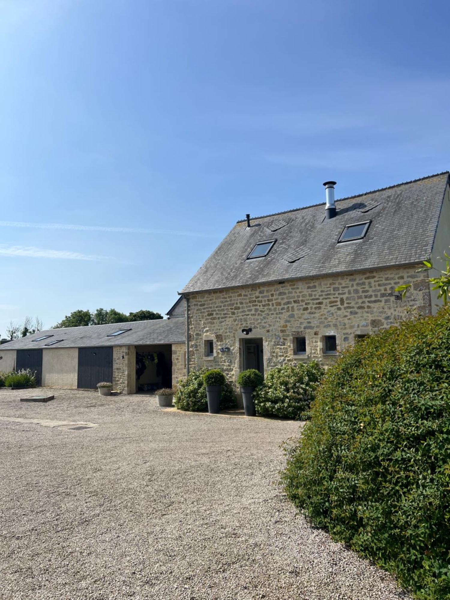 Вилла La Forge, Gite Familial,A Sainte Mere Eglise Экстерьер фото